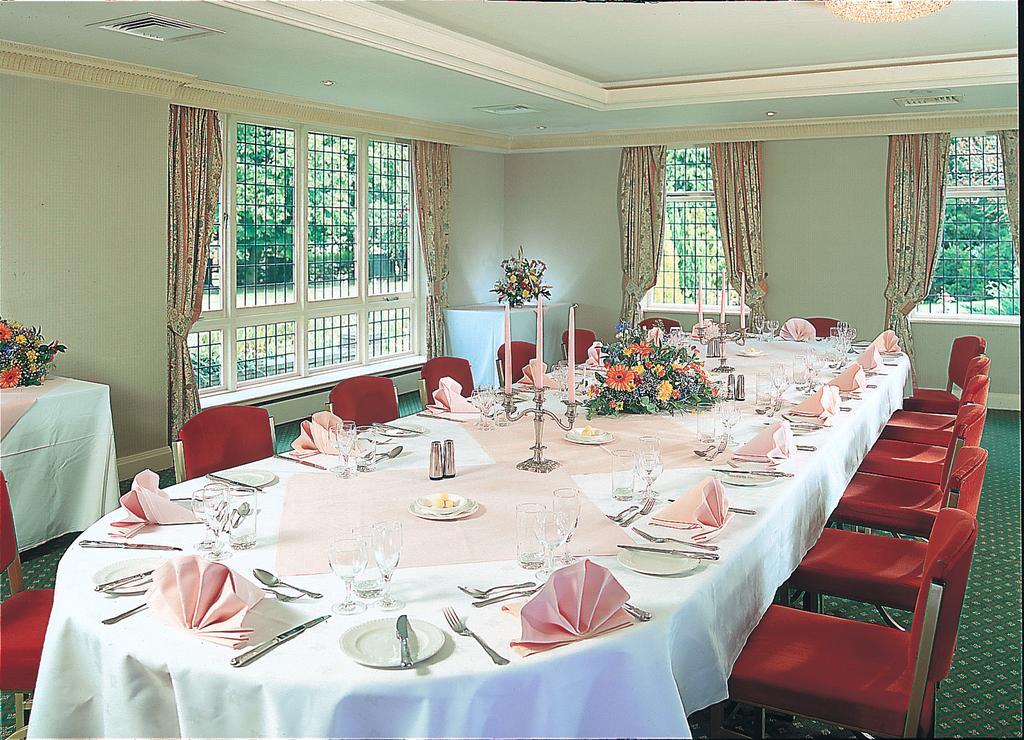 Swallow Churchgate Hotel Гарлоу Екстер'єр фото