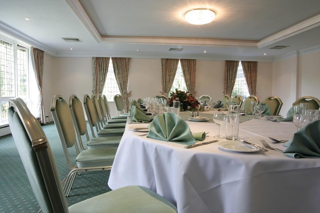 Swallow Churchgate Hotel Гарлоу Ресторан фото