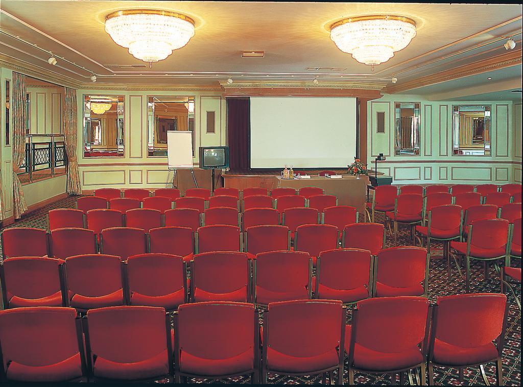 Swallow Churchgate Hotel Гарлоу Екстер'єр фото