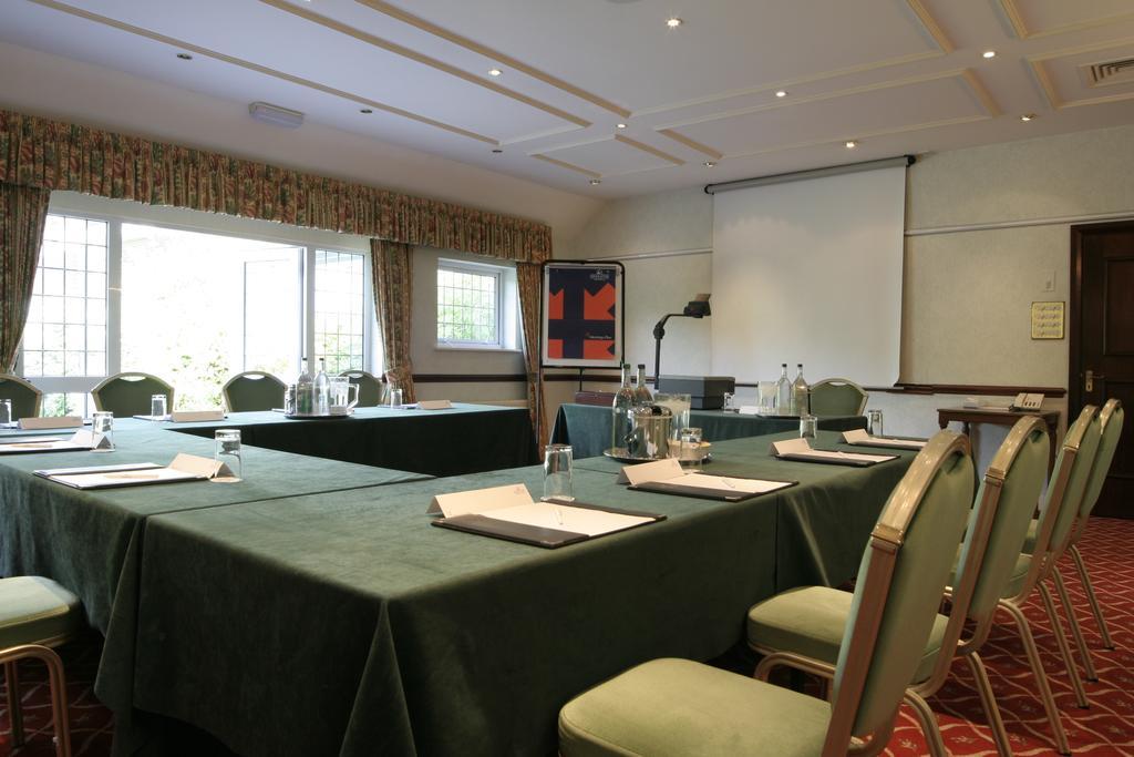 Swallow Churchgate Hotel Гарлоу Зручності фото