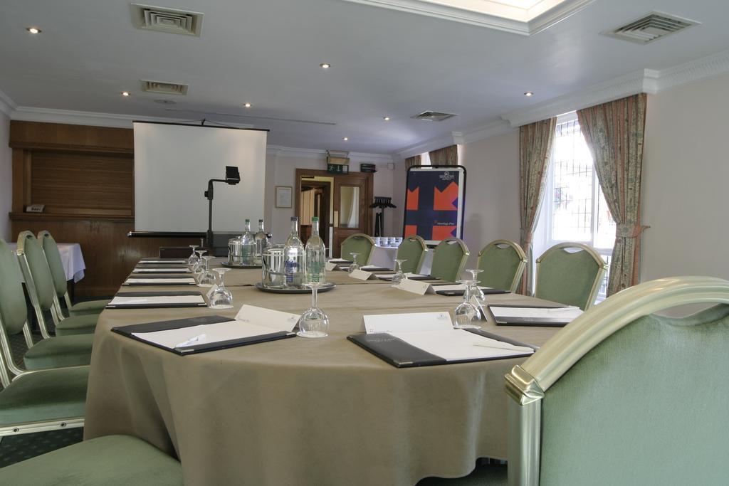 Swallow Churchgate Hotel Гарлоу Екстер'єр фото